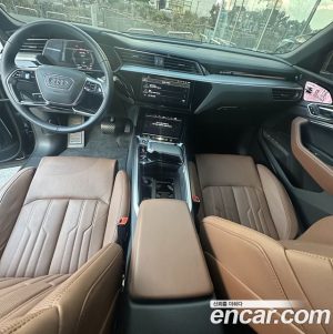 Audi e-tron 55 4WD Sportback 2023 года из Южной Кореи