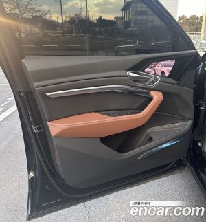 Audi e-tron 55 4WD Sportback 2023 года из Южной Кореи