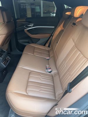 Audi e-tron 55 4WD Sportback 2023 года из Южной Кореи