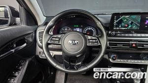 Kia Seltos Дизель 1.6 2WD 2022 года из Южной Кореи