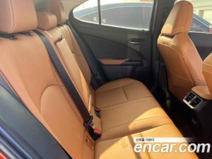 Lexus UX 2.0 2WD 2021 года из Южной Кореи