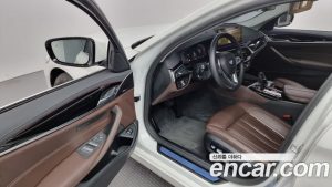 BMW 5-Series 523d xDrive Luxury 2021 года из Южной Кореи