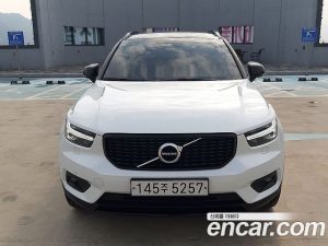 Volvo XC40 T4 R-디자인 2020 года из Южной Кореи