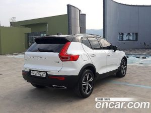 Volvo XC40 T4 R-디자인 2020 года из Южной Кореи