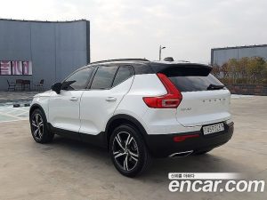 Volvo XC40 T4 R-디자인 2020 года из Южной Кореи