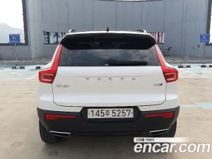 Volvo XC40 T4 R-디자인 2020 года из Южной Кореи