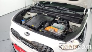 Kia Niro 1.6 HEV 2020 года из Южной Кореи