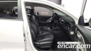 Kia Niro 1.6 HEV 2020 года из Южной Кореи