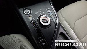 Kia Niro Signature 2024 года из Южной Кореи