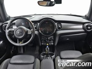 Mini Cooper SE ELECTRIC 2023 года из Южной Кореи