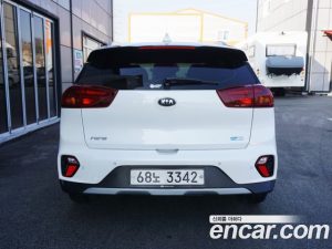 Kia Niro 1.6 HEV 2020 года из Южной Кореи