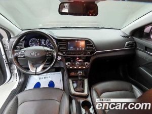 Hyundai AVANTE 1.6 2020 года из Южной Кореи