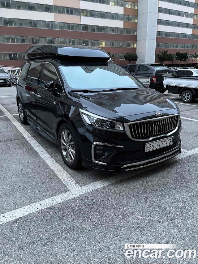 Kia Carnival Бензин 9-Seater HI-Limousine (Special Hi-End Version) 2020 года из Кореи
