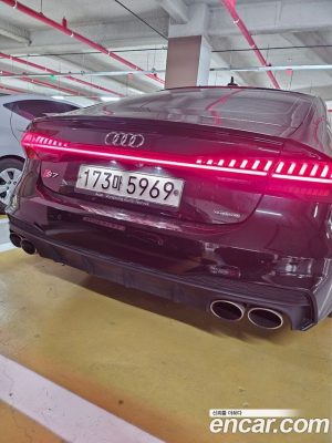 Audi A7 55 TFSI 4WD Premium 2020 года из Южной Кореи