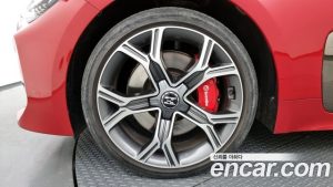 Kia Stinger 2.0 Turbo AWD 2020 года из Южной Кореи