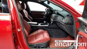 Kia Stinger 2.0 Turbo AWD 2020 года из Южной Кореи
