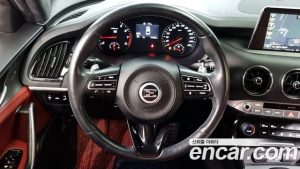 Kia Stinger 2.0 Turbo AWD 2020 года из Южной Кореи