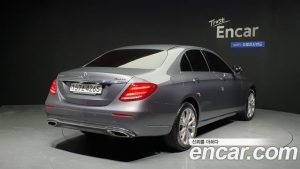 Mercedes-Benz E-Class E220d 4MATIC Exclusive 2020 года из Южной Кореи