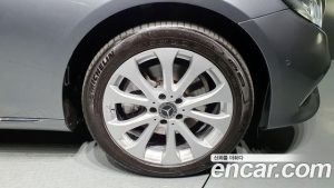 Mercedes-Benz E-Class E220d 4MATIC Exclusive 2020 года из Южной Кореи