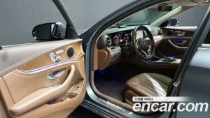 Mercedes-Benz E-Class E220d 4MATIC Exclusive 2020 года из Южной Кореи