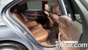 Mercedes-Benz E-Class E220d 4MATIC Exclusive 2020 года из Южной Кореи