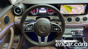 Mercedes-Benz E-Class E220d 4MATIC Exclusive 2020 года из Южной Кореи