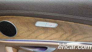 Mercedes-Benz E-Class E220d 4MATIC Exclusive 2020 года из Южной Кореи