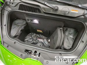 Lamborghini Huracan EVO 5.2 SPYDER 2023 года из Южной Кореи