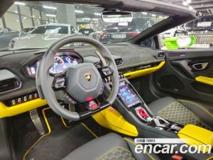 Lamborghini Huracan EVO 5.2 SPYDER 2023 года из Южной Кореи