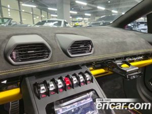 Lamborghini Huracan EVO 5.2 SPYDER 2023 года из Южной Кореи