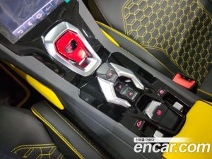 Lamborghini Huracan EVO 5.2 SPYDER 2023 года из Южной Кореи