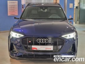 Audi e-tron S 2023 года из Южной Кореи