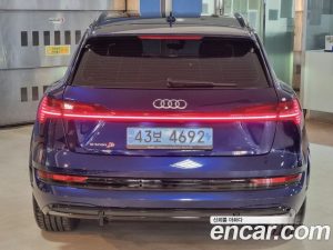 Audi e-tron S 2023 года из Южной Кореи