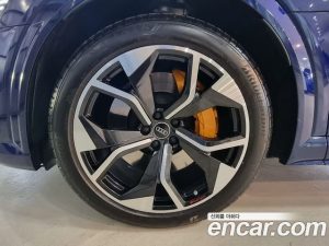 Audi e-tron S 2023 года из Южной Кореи