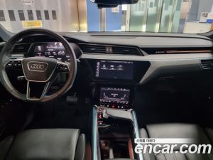 Audi e-tron S 2023 года из Южной Кореи