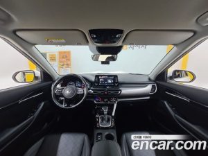 Kia Seltos Бензин 1.6 Turbo 2WD 2020 года из Южной Кореи