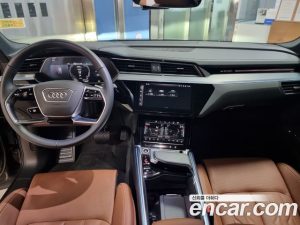 Audi e-tron 55 4WD Sportback 2023 года из Южной Кореи