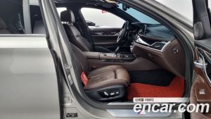 BMW 7-Series 740Li xDrive M Sport 2021 года из Южной Кореи