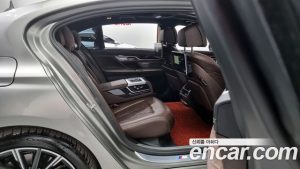 BMW 7-Series 740Li xDrive M Sport 2021 года из Южной Кореи