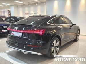 Audi e-tron 55 4WD Sportback 2023 года из Южной Кореи