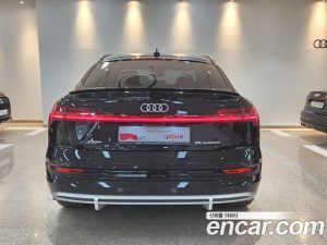 Audi e-tron 55 4WD Sportback 2023 года из Южной Кореи