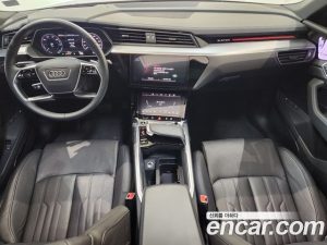 Audi e-tron 55 4WD Sportback 2023 года из Южной Кореи
