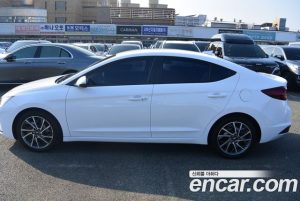 Hyundai AVANTE 1.6 2020 года из Южной Кореи