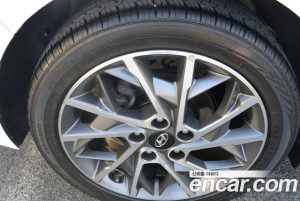 Hyundai AVANTE 1.6 2020 года из Южной Кореи