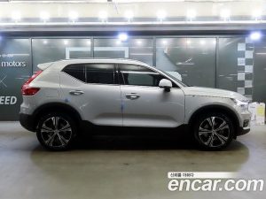 Volvo XC40 B4 Inscription 2021 года из Южной Кореи
