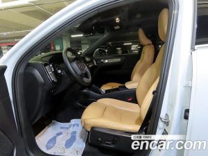 Volvo XC40 B4 Inscription 2021 года из Южной Кореи