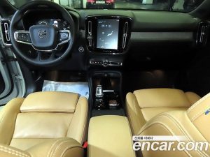 Volvo XC40 B4 Inscription 2021 года из Южной Кореи