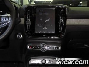 Volvo XC40 B4 Inscription 2021 года из Южной Кореи