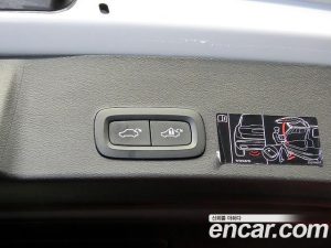 Volvo XC40 B4 Inscription 2021 года из Южной Кореи