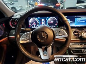 Mercedes-Benz CLS-Class CLS300d AMG Line 2020 года из Южной Кореи